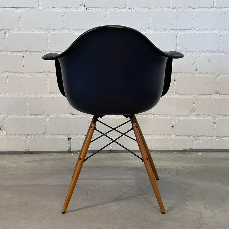 Vitra Eames Plastic Armchair DAW mit Polster anthrazitgrau
