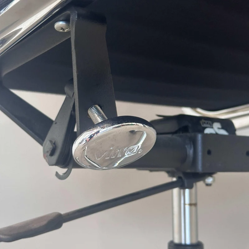 Vitra EA 219 Stoff schwarz Chrom