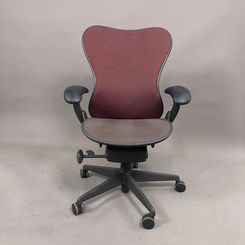 Herman Miller Mirra 1 schwarz / rot