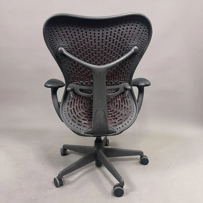 Herman Miller Mirra 1 schwarz / rot