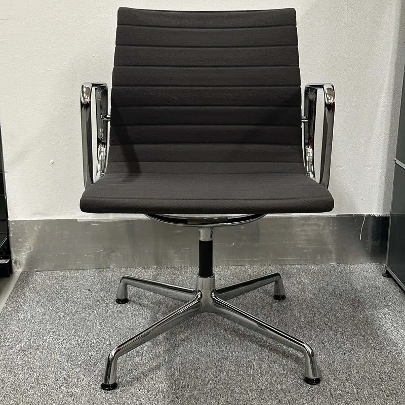 Vitra EA 108 anthrazit drehbar