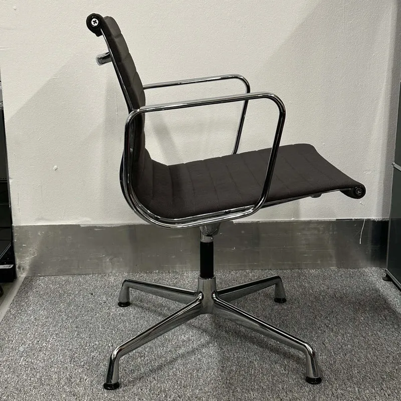 Vitra EA 108 anthrazit drehbar