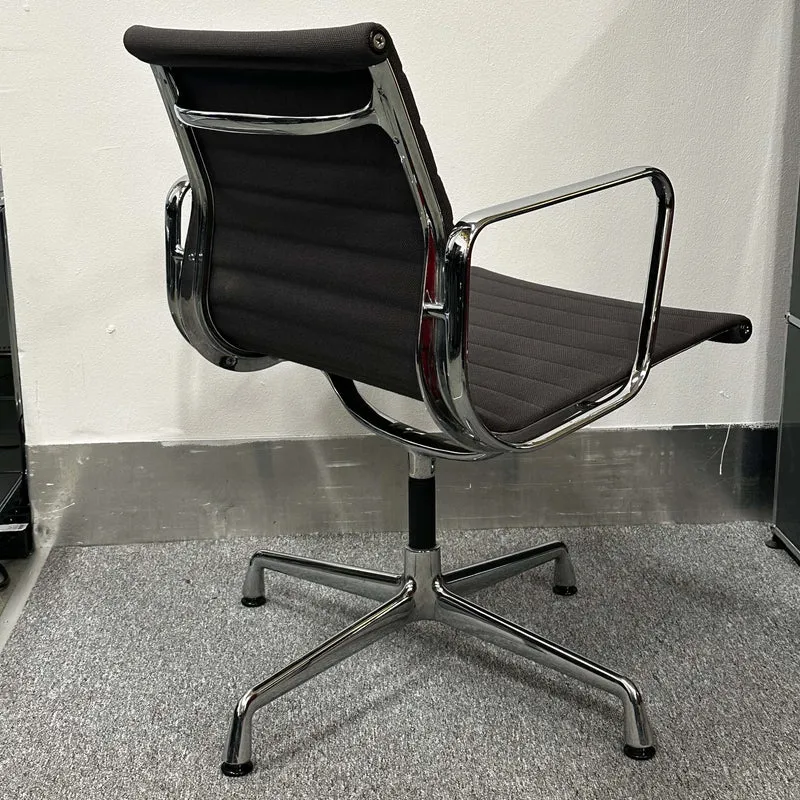 Vitra EA 108 anthrazit drehbar