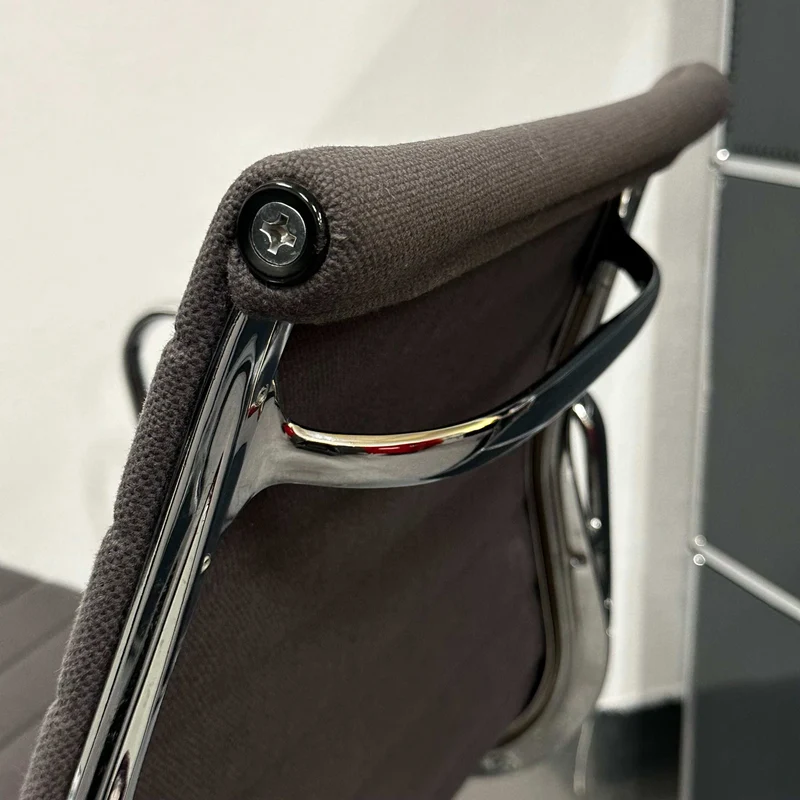 Vitra EA 108 anthrazit drehbar