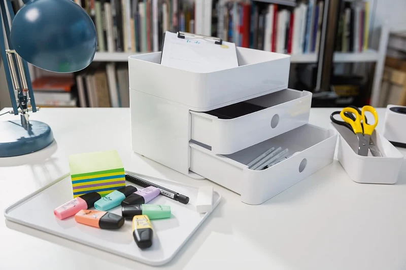 axisgo - HAN Schubladenbox Allison SMART-BOX plus mit 2 Schubladen, Trennwand sowie Utensilienbox, inkl. Kabelführung, stapelbar, Büro, Schreibtisch, Küche, möbelschonende Gummifüße, 1100-12, hochglänzend weiß