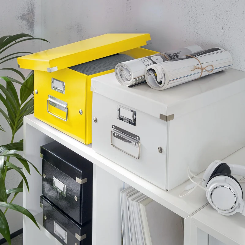 axisgo - Leitz Click & Store Aufbewahrungsbox mit Deckel Mittel-Groß, Box für Unterlagen bis A4 im Büro u. Haushalt, Transportbox aus 85 % recycelter Premium-Hartpappe, Stabile Metallgriffe, Gelb, 60440016