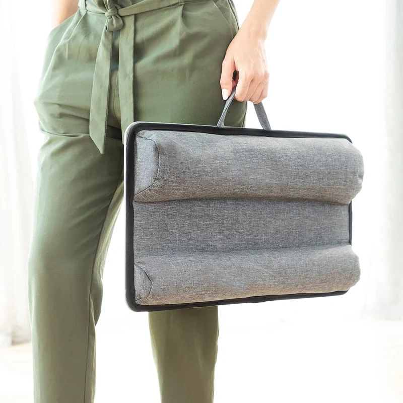 axisgo - InnovaGoods® Laptop-Schreibtisch mit XL-Sitzkissen Deskion, bequemes und ergonomisches Arbeiten oder Studieren mit Schreibtisch- und XL-Sitzkissendesign, ideal für Zuhause und Büro.