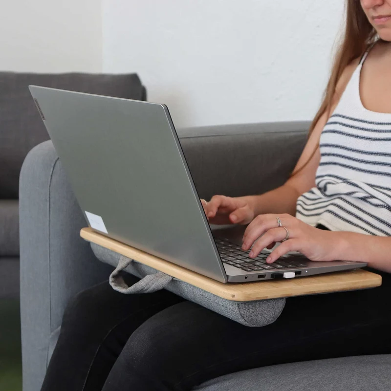 axisgo - PEPE Mobility - Laptop Ständer Bett Holz, Laptopkissen Knietablett 17 Zoll, Unterlage Schoß Kissen Bambus, Kissentablett Sofa
