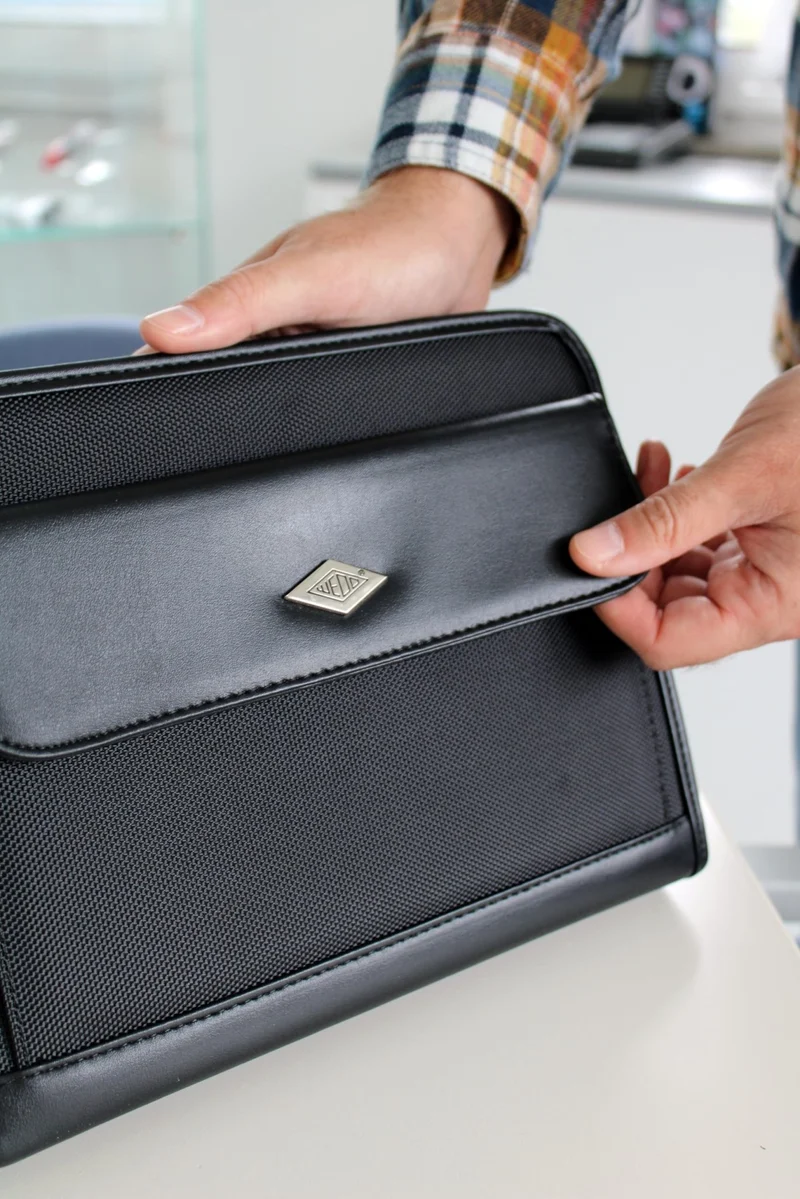 axisgo - WEDO Elegance A5 Konferenzmappe – Executive Organizer im Leder-Look mit 4-Ring-Mechanik, Karten- & Dokumentenfächern, Stifthalter, kompakt & stilvoll