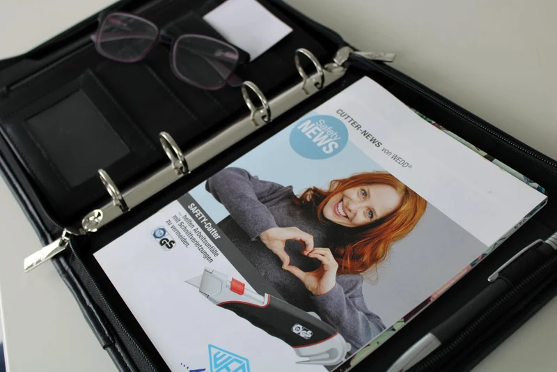 axisgo - WEDO Elegance A5 Konferenzmappe – Executive Organizer im Leder-Look mit 4-Ring-Mechanik, Karten- & Dokumentenfächern, Stifthalter, kompakt & stilvoll