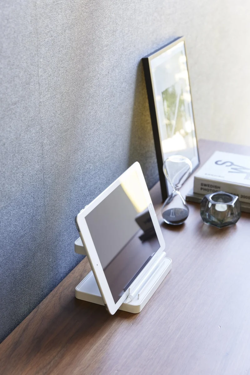 axisgo - Yamazaki 1871 TOWER Smartphone & Device Charging Stand, white, Steel/ABS Resin/Silicone, 16 x 11.6 x 10 cm