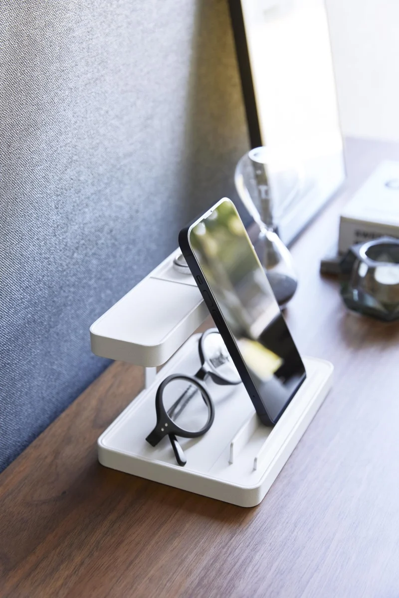 axisgo - Yamazaki 1871 TOWER Smartphone & Device Charging Stand, white, Steel/ABS Resin/Silicone, 16 x 11.6 x 10 cm