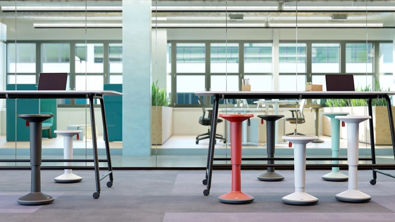 Flexibler Sitzhocker UPis1 Interstuhl