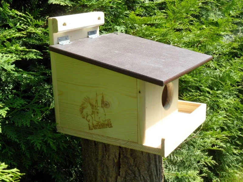 XXXL Eichhörnchen Kobel/Futterhaus aus hochwertigem Vollholz, deutsches Qualitätsprodukt,von Hand ge