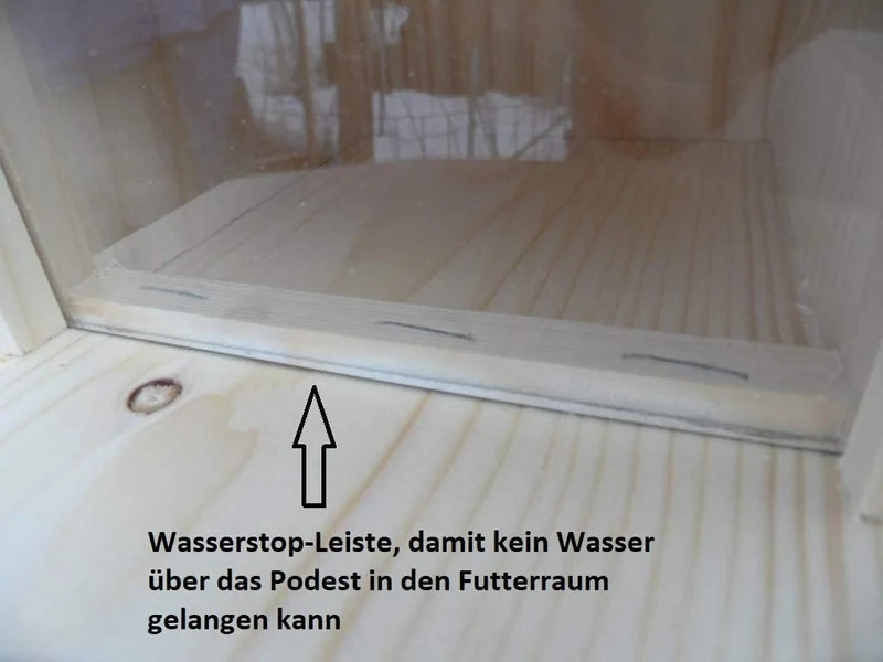 Komplett zusammengebautes, massives, stabiles Eichhörnchen Futterhaus Futterstation Made in Germany