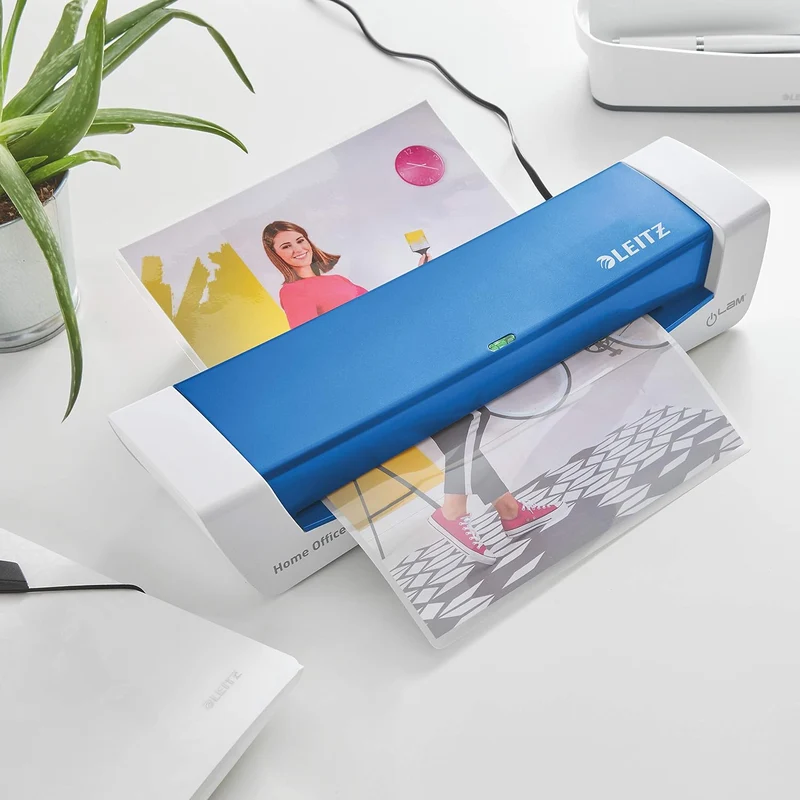 Leitz A4 Laminiergerät, Für 80 bis 125 mic Laminierfolien, inkl. Laminierhüllen Starterkit, Ideal fü