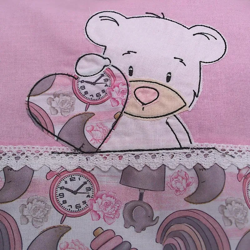 Puppenbettwäsche mit Teddy Stickerei, Decke 36 h x 34 b, Kissen 16h x 25 b für Puppenwagen- bett ode