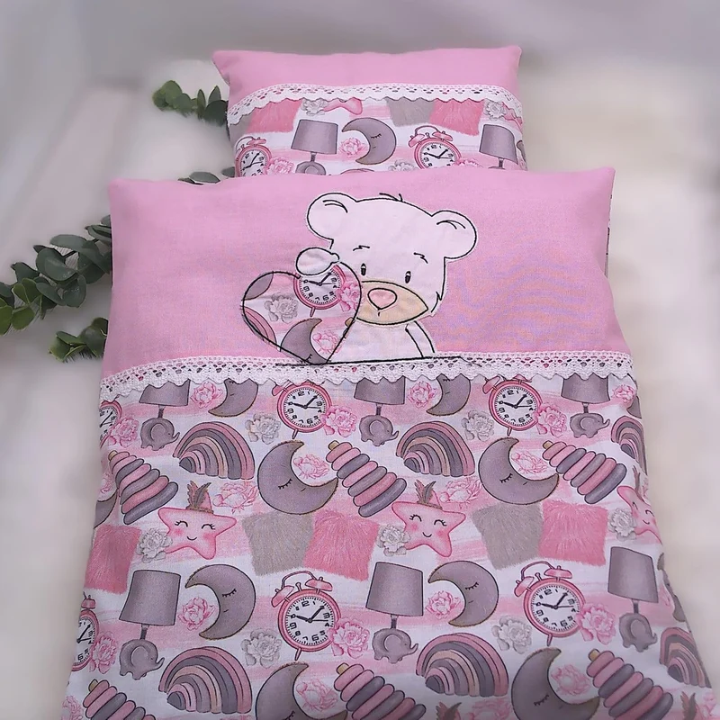 Puppenbettwäsche mit Teddy Stickerei, Decke 36 h x 34 b, Kissen 16h x 25 b für Puppenwagen- bett ode