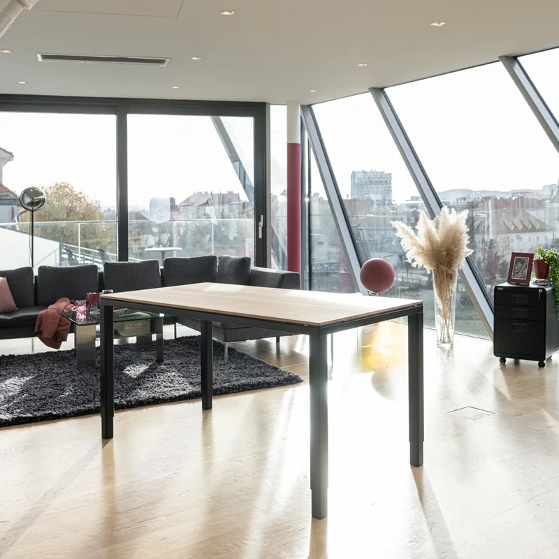 Desk Four - Höhenverstellbarer Tisch
