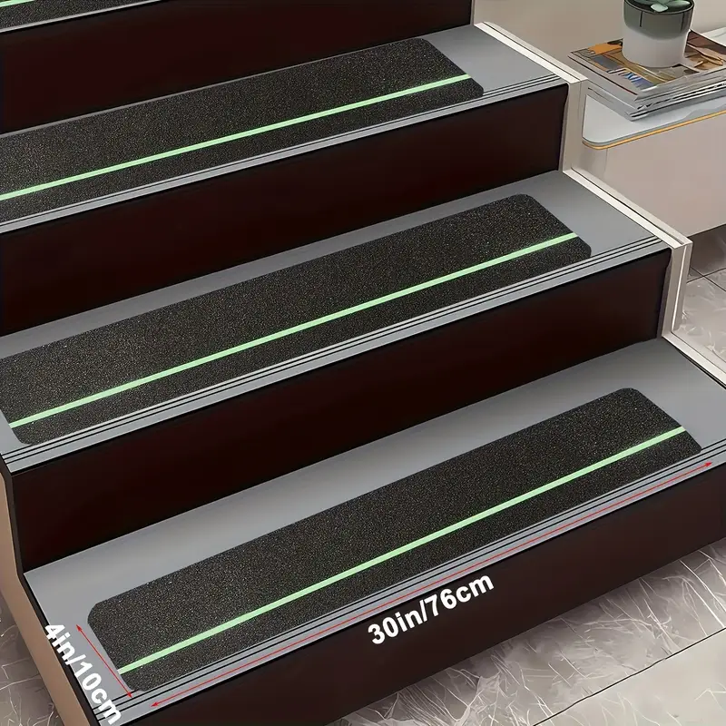 Lebensretter: 15 x Antirutsch-Streifen für Treppen 10x76 cm. 80er Körnung. Schwarz. Inklusive Leuchtstreifen für mehr Sicherheit.