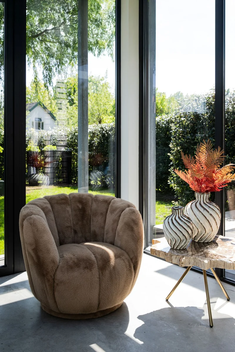 Sessel Furia Mocca – Kompakter Lounge-Sessel mit Stil