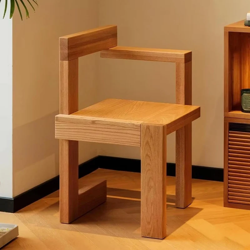 Moderner Beistelltisch aus Massivholz™ | Eleganter Beistelltisch mit Herz