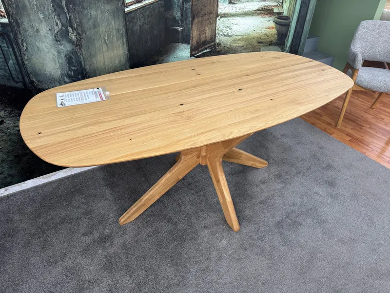 Esstisch Eiche Oval +Massivholz+Gestell-Massivholz +verschiedene Gestelle +Lieferbar in 2 Wochen
