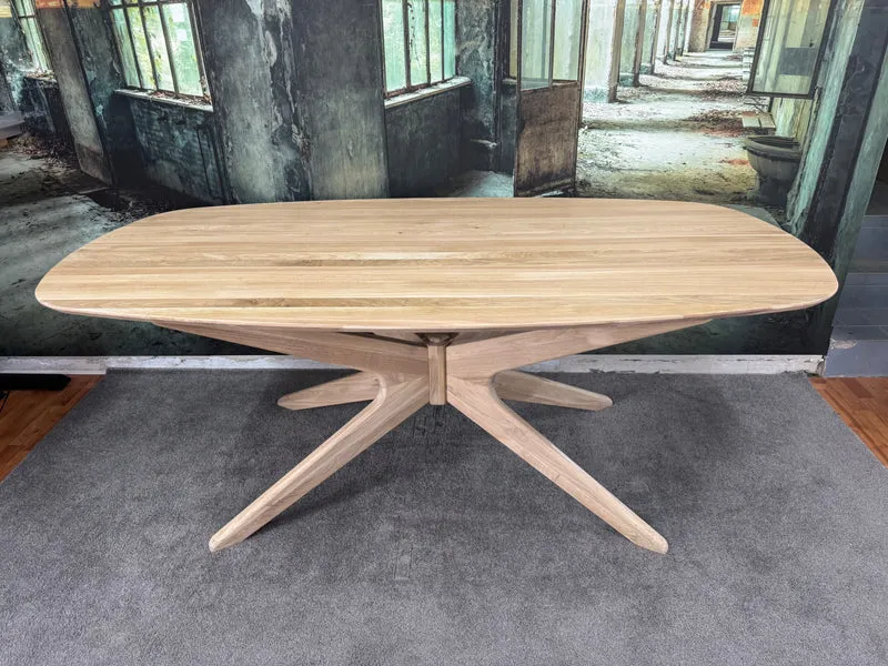 Esstisch Eiche Oval +Massivholz+Gestell-Massivholz +verschiedene Gestelle +Lieferbar in 2 Wochen