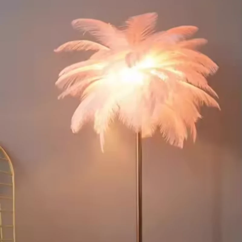 Nordische Feder-Stehlampe™ | Glamouröse Atmosphäre für Zuhause
