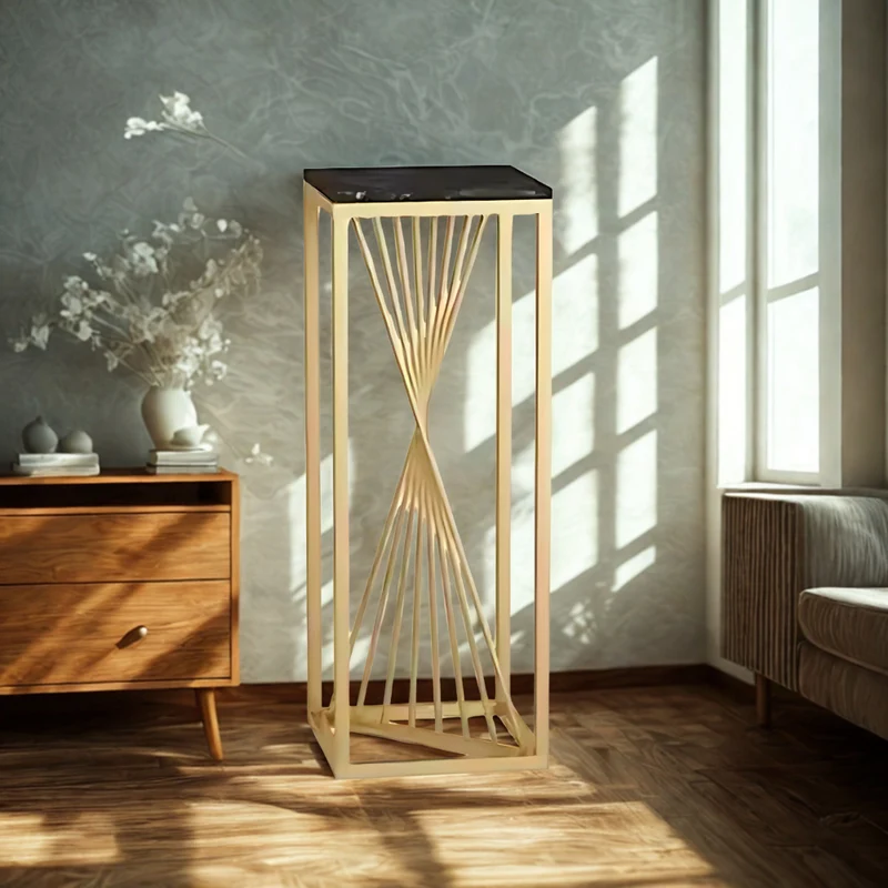 Nordischer Verandatisch aus Goldmarmor™ | Eleganter Flurtisch mit Luxusflair