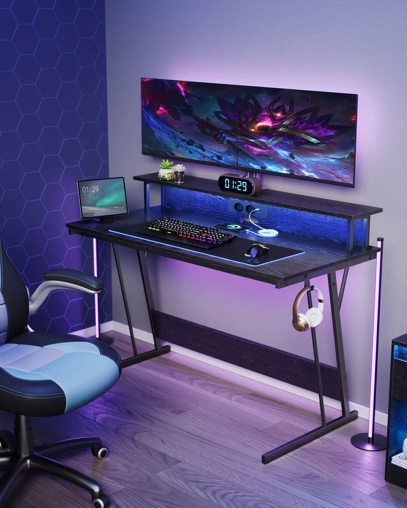 Gaming Schreibtisch mit LED - Gaming Tisch mit Steckdose und USB-Anschluss