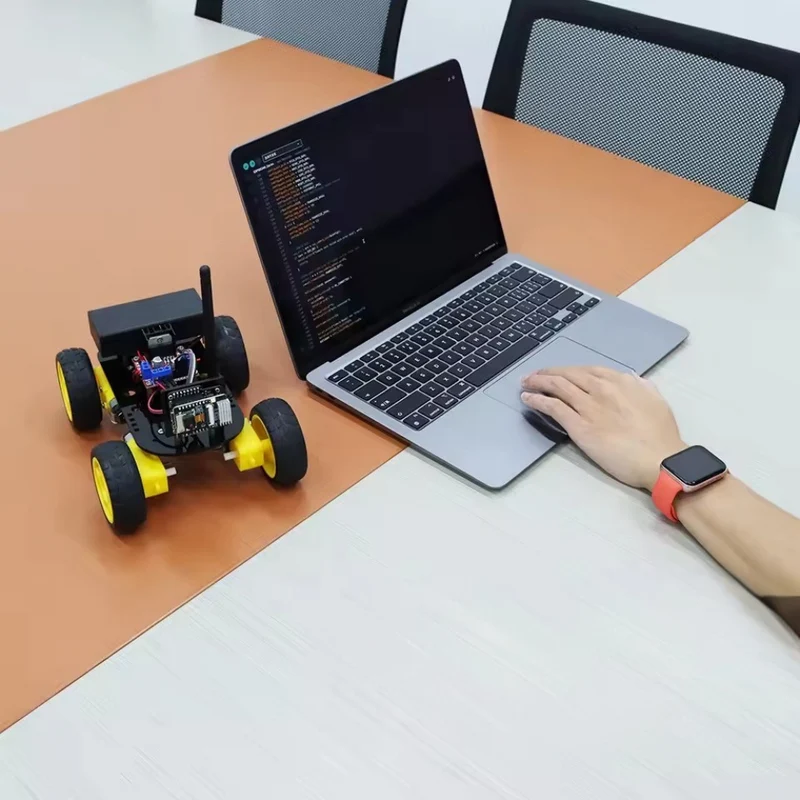 Intelligentes Roboterauto mit Allradantrieb™ | Interaktives Lern-Roboterauto mit Kamera