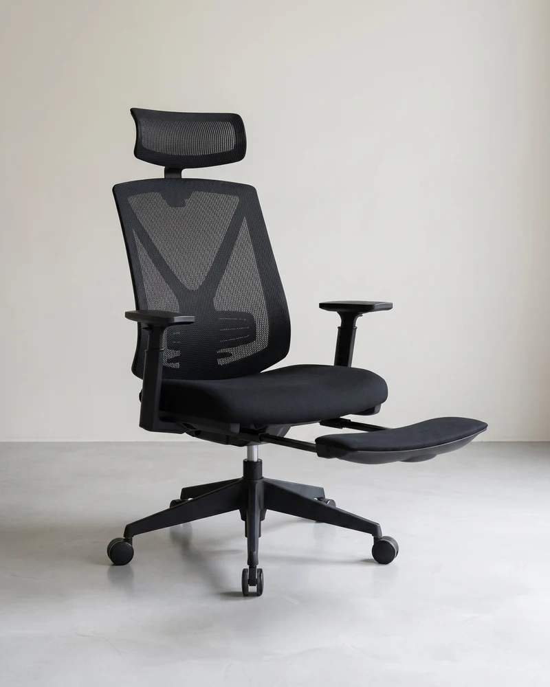 Ergonomischer Bürostuhl mit Fußstütze – Netzrückenlehne – verstellbare Lordosenstütze und Kopfstütze – 150 kg belastbar