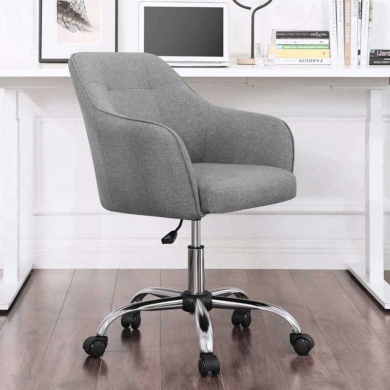 Bürostuhl mit Armlehnen – höhenverstellbar – bequeme Polsterung – 64 cm breit