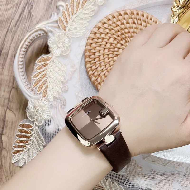 Damenuhr mit Lederarmband™ | Zeitlose Eleganz fürs Handgelenk