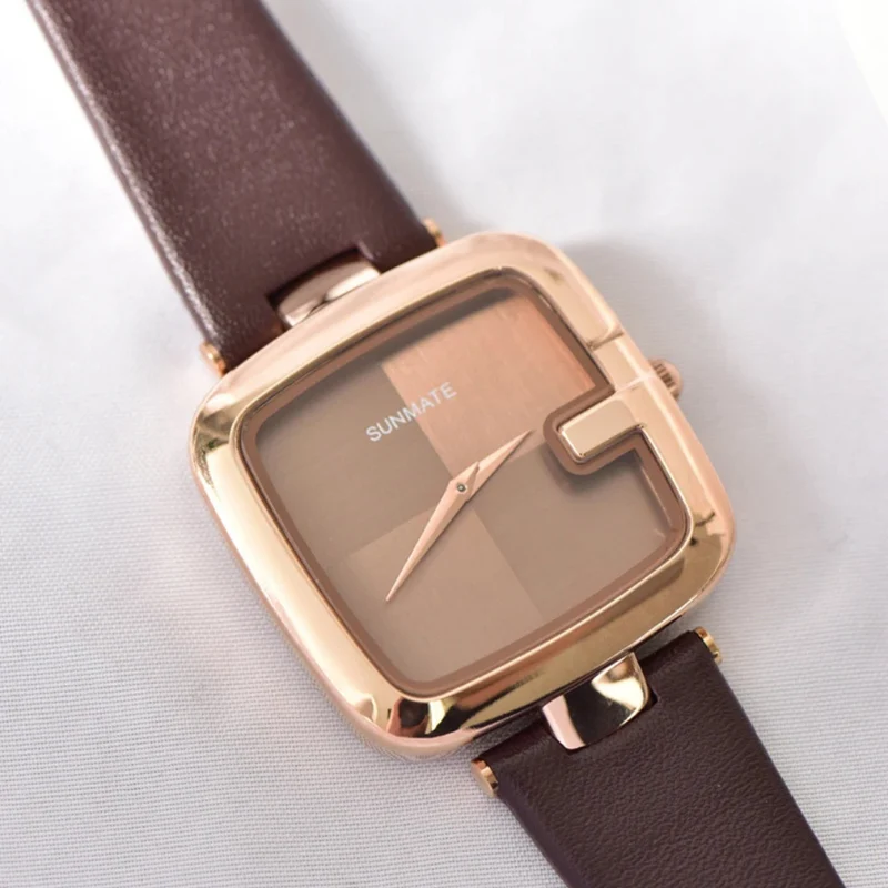 Damenuhr mit Lederarmband™ | Zeitlose Eleganz fürs Handgelenk