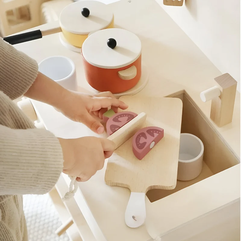Spielküche in Holzfarben im nordischen Stil™ | Magische Spielküche für kleine Meisterköche