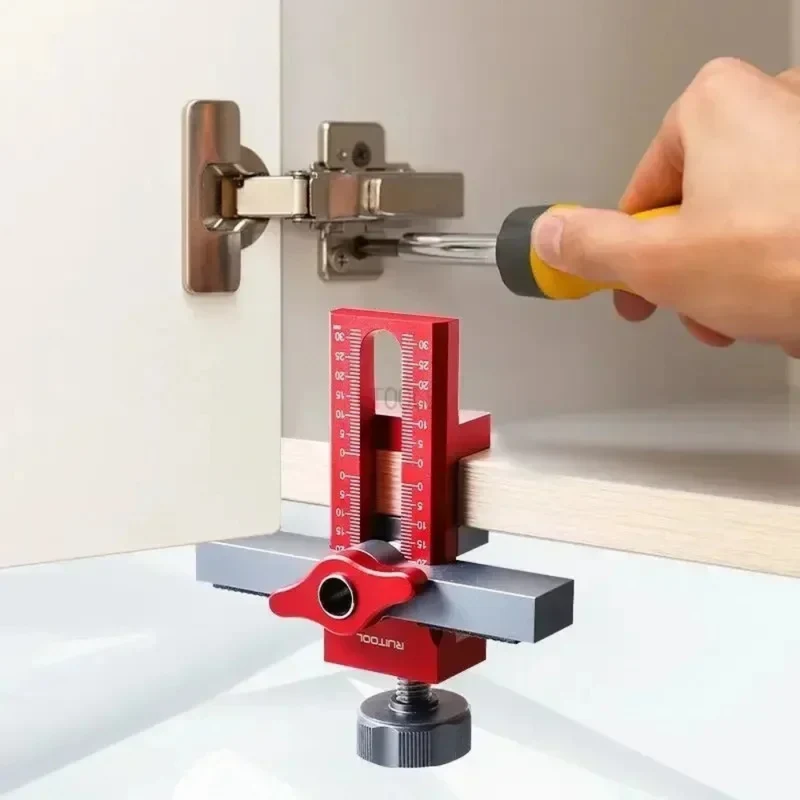 Drilling Locator for Wardrobe Door™ | Präziser Bohrungs-Locator für perfekte Ergebnisse