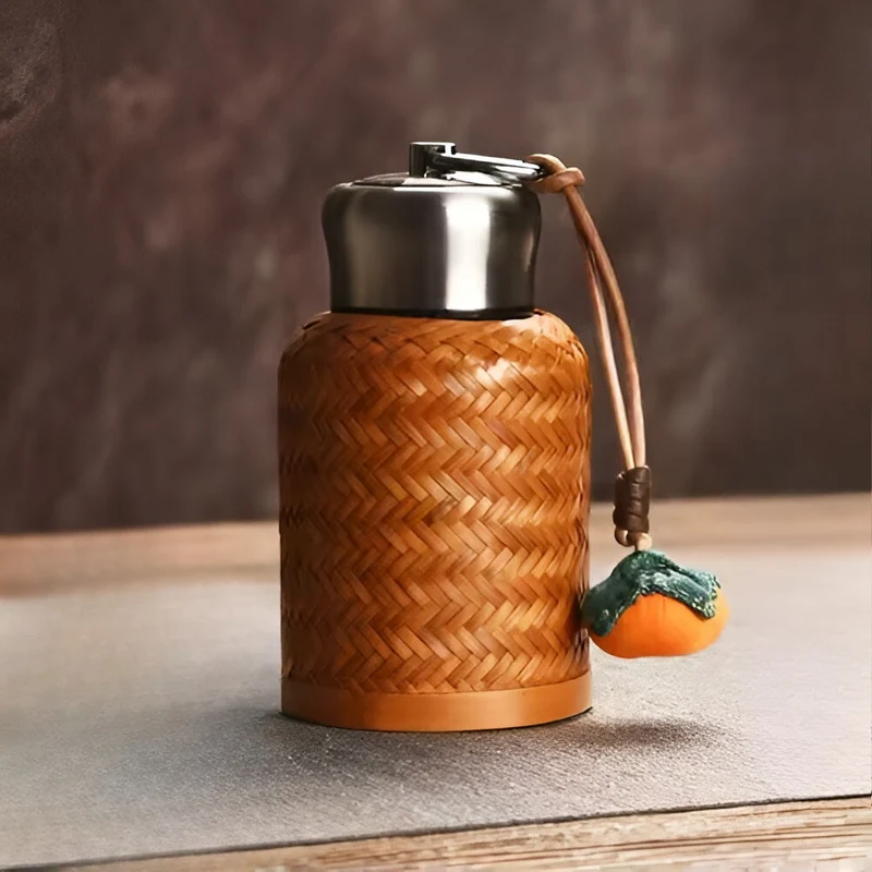 Webende Thermoflasche™ | Eleganter Begleiter für unterwegs