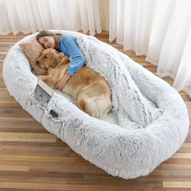 Menschliches Hundebett™ | Perfekte Kuschel-Oase für Mensch & Tier