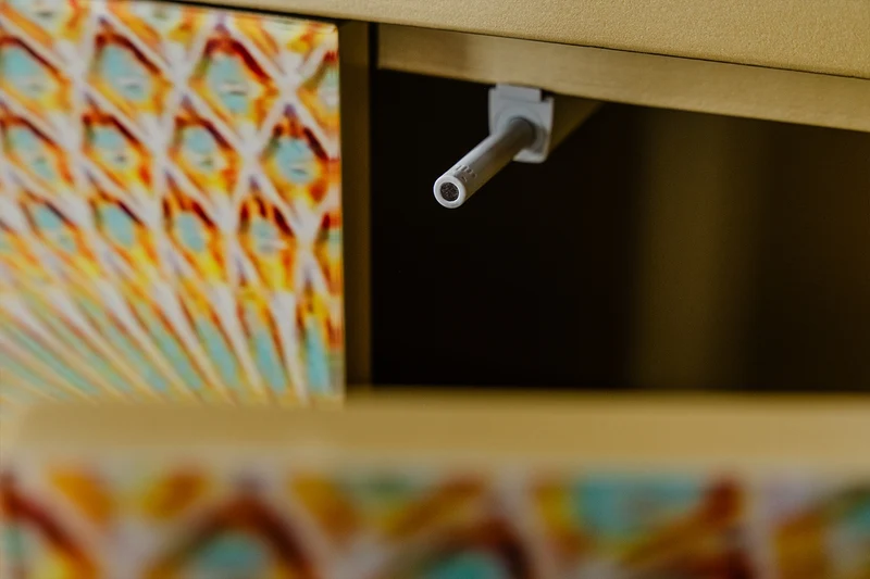 KAWOLA Lowboard LAGO TV-Board 4 Türen Glas grün Fuß Edelstahl goldfarben