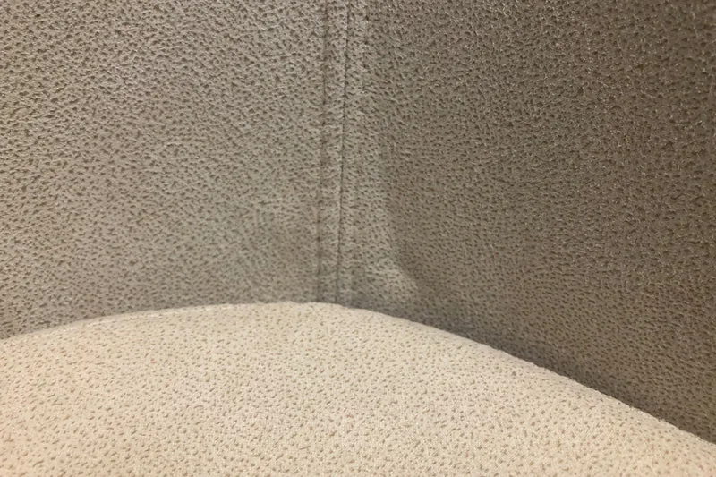 B-Ware KAWOLA Stuhl Cali Sessel Microfaser Esszimmerstuhl creme Füße matt-schwarz