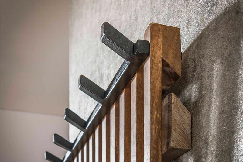 KAWOLA Garderobe JACINTA Mangoholz Metall 14 Haken braun