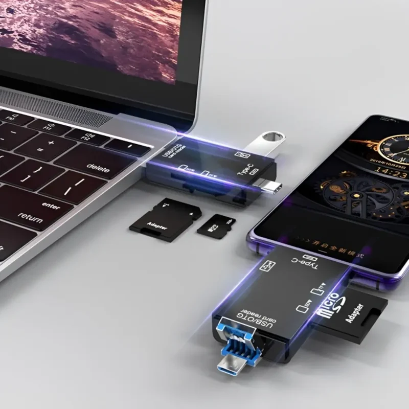 PortFusion™ | 6-in-1-Kartenleser mit USB- und USB-C-Anschlüssen