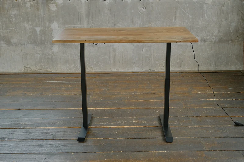 KAWOLA Schreibtisch LORA elektrisch höhenverstellbarer Schreibtisch 140x85cm mit Baumkante massiv
