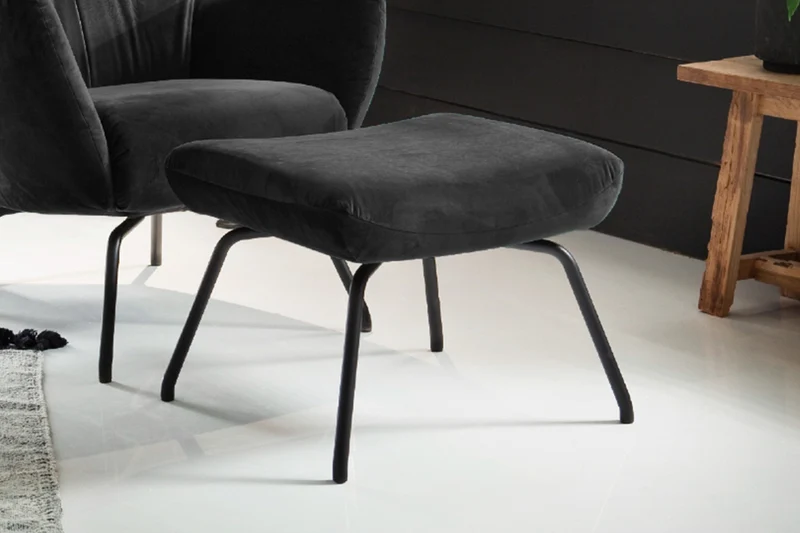 KAWOLA Sessel LOTTE Ohrensessel velvet schwarz mit Hocker
