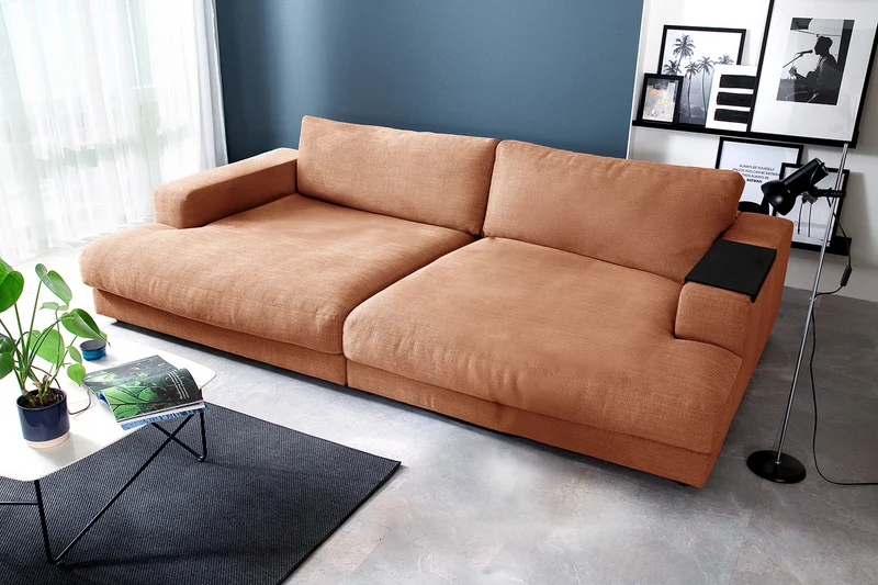 KAWOLA Big Sofa MADELINE Stoff cognac
