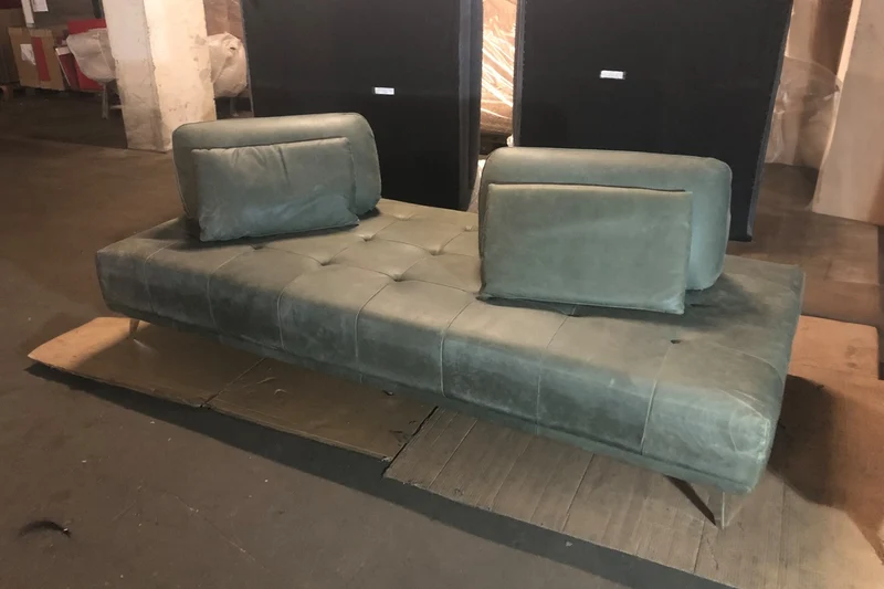 B-Ware KAWOLA Sofa WIOLO Schlafsofa Daybed Leder moosgrün