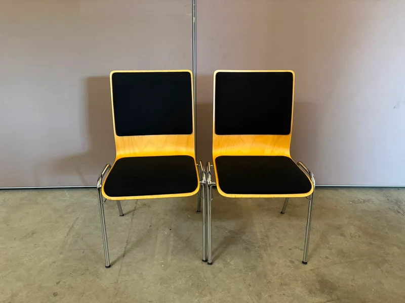 Malscher Sitzmöbel Konferenzstuhl mit oder ohne Tischablage Ahorn / Schwarz