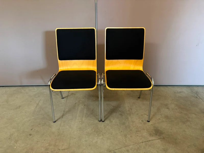 Malscher Sitzmöbel Konferenzstuhl mit oder ohne Tischablage Ahorn / Schwarz